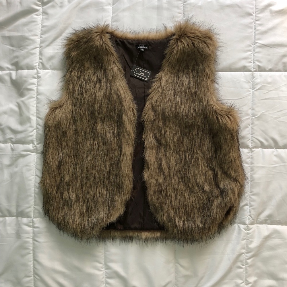 New with tags Lisa International faux fur vest.